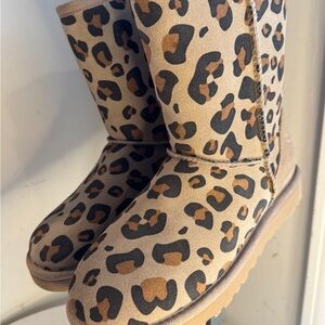 UGG Classic Short II Leopard Print Sheepskin Lining Women's Boots new authentic